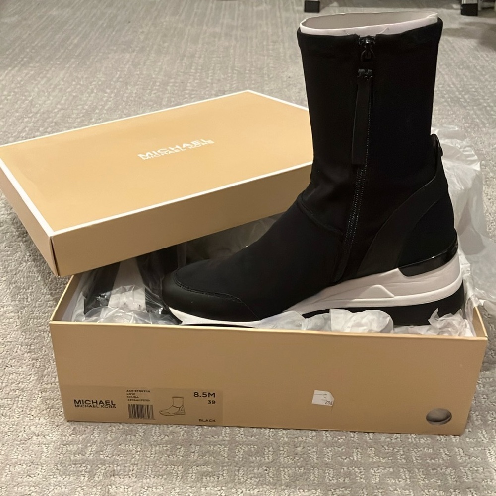 SALE! NIB Michael Kors Ace Stretch Sneaker, Low Scuba, Size 8.5/39